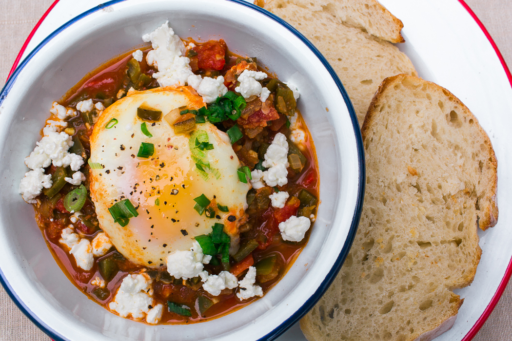 https://www.shoestringadventures.com/2015/07/shakshuka-fresh-off-the-grid.html/shakshuka-9